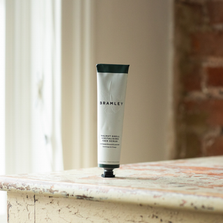 Walnut Shell Revitalising Face Scrub