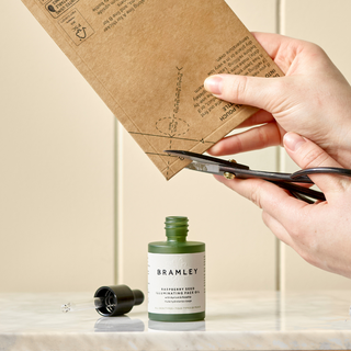 Raspberry Seed Illuminating Face Oil Compostable Refill Pouch 30ml